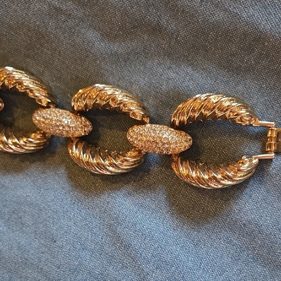 Kenneth Jay Lane Gold Textured Bracelet - Picture 5 of 5